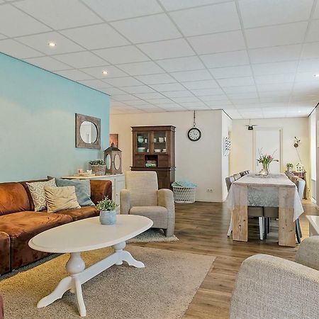 Sfeervol 6 Persoons Appartement - Van Alle Gemakken Voorzien! Bakkeveen エクステリア 写真