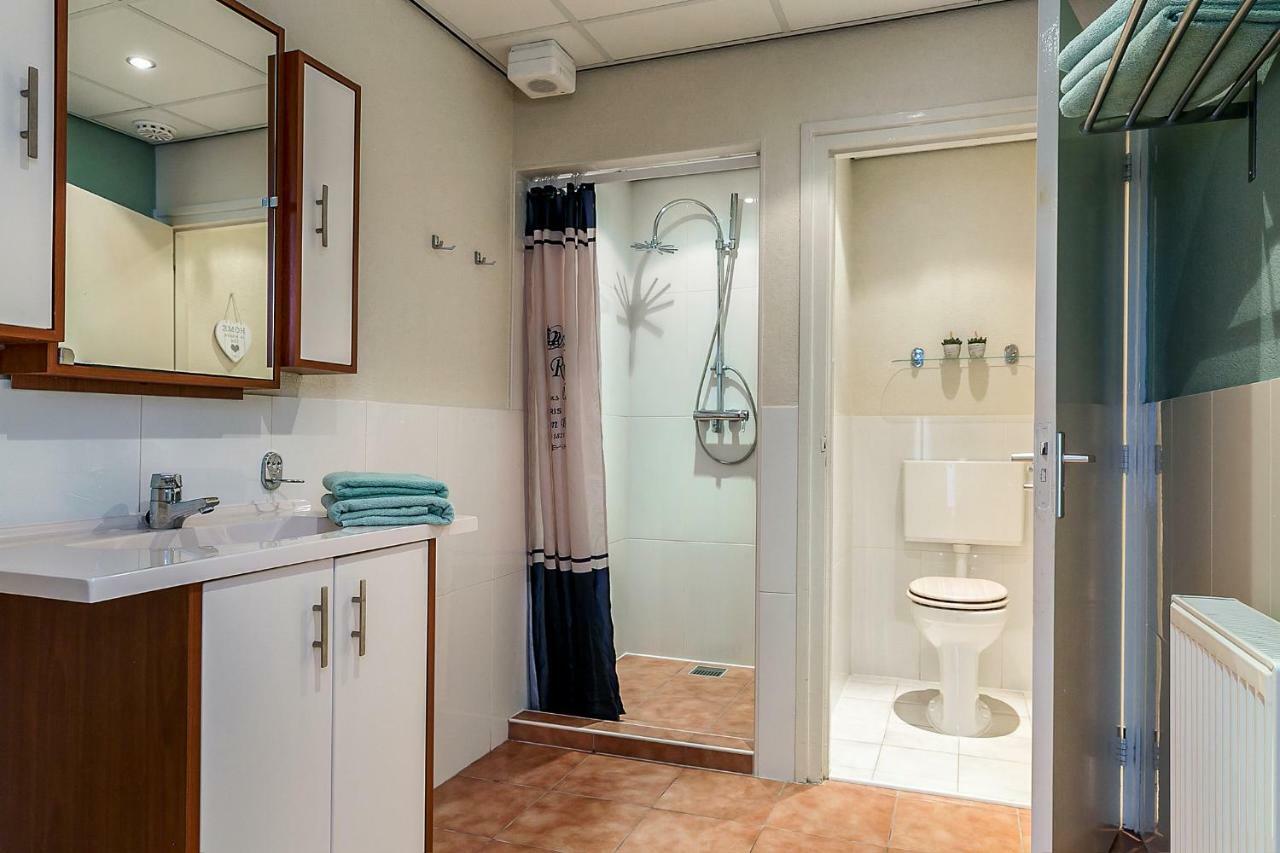 Sfeervol 6 Persoons Appartement - Van Alle Gemakken Voorzien! Bakkeveen エクステリア 写真