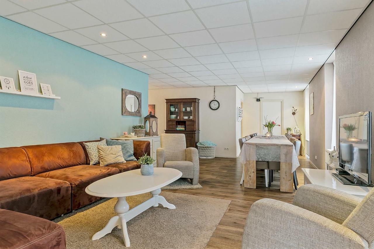 Sfeervol 6 Persoons Appartement - Van Alle Gemakken Voorzien! Bakkeveen エクステリア 写真